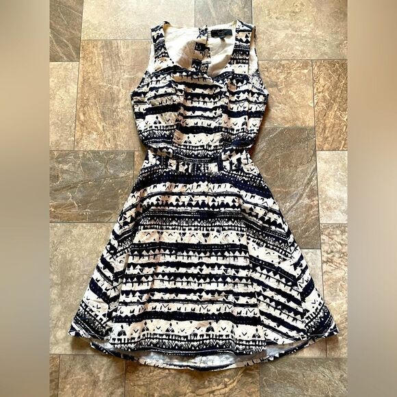 Jessica Simpson Dress Size 1/2 Great Condition - Picture 1 of 8